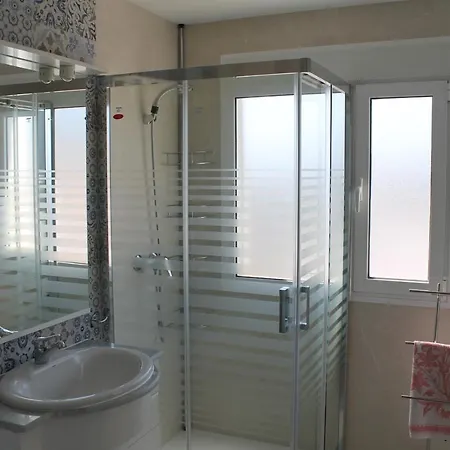 Luminoso Y Reformado En Apartamento Nerja